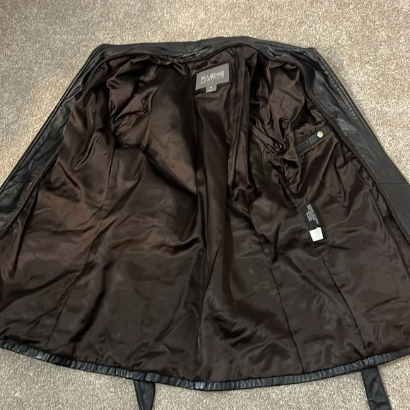 Wilson leather collared belted leather jacket with removable inside - Picture 13 of 15